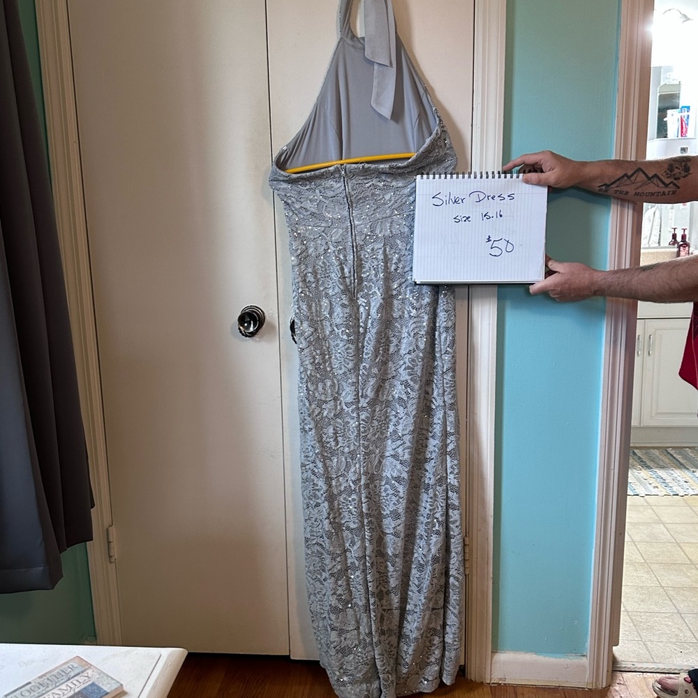 Dress - Picture 4 of 4